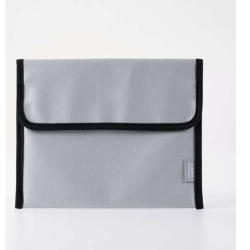 商品画像:難燃ポーチ/折り込みタイプ/ポケット付属/Lサイズ/グレー BMA-MBP01LGY